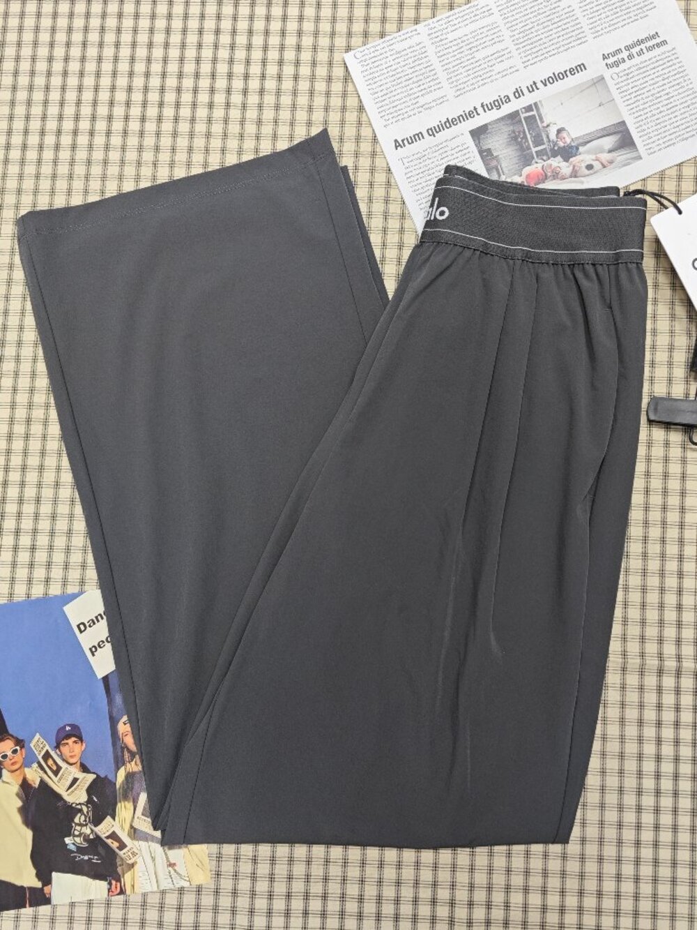 NWT Dark Gray ALO Yoga Suit Up Trouser👖Casual straight legs (Regular) 😀 - Picture 5 of 9